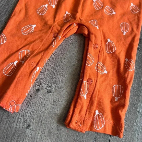 Fall Pumpkin Print Footie Romper Onesie NWT - Picture 2 of 6